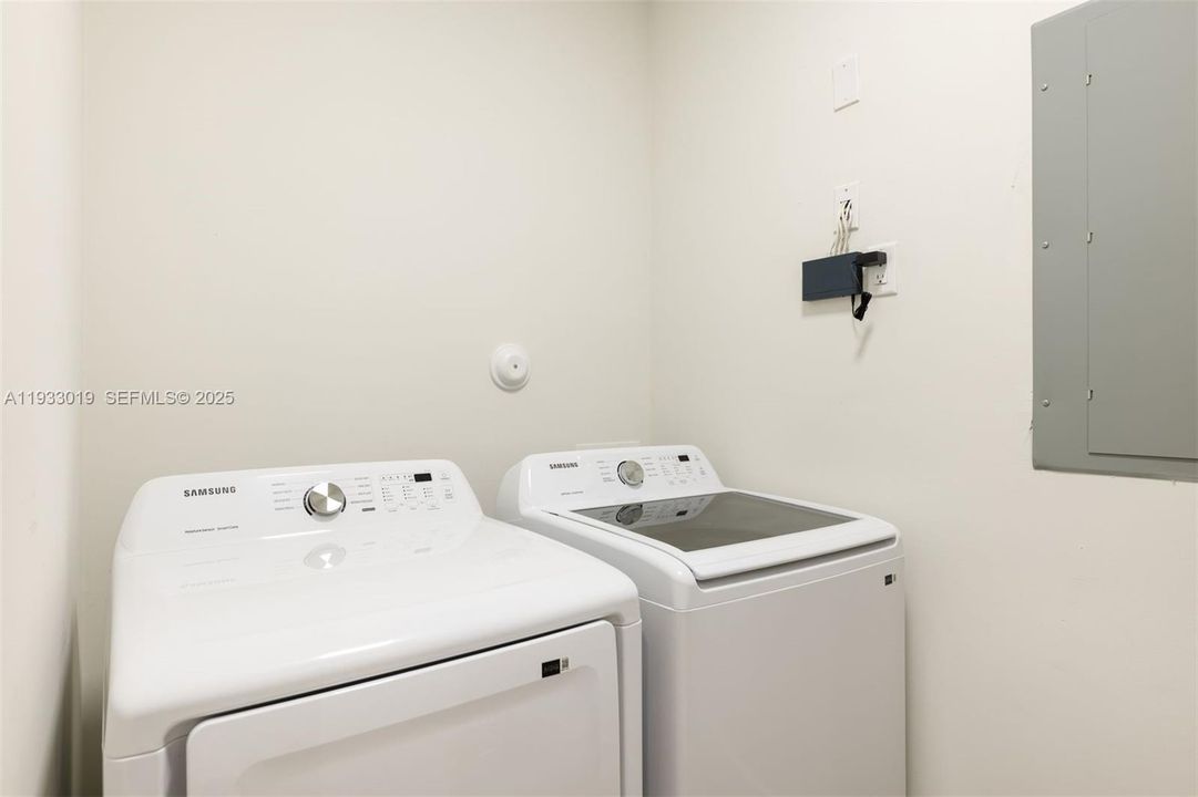 For Sale: $1,700,000 (0 beds, 0 baths, 2800 Square Feet)