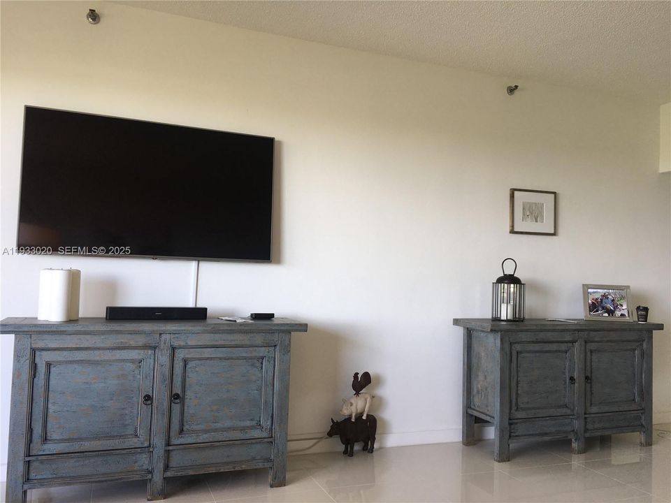 В аренду: $4,200 (1 спален, 1 ванн, 1173 Квадратных фут)