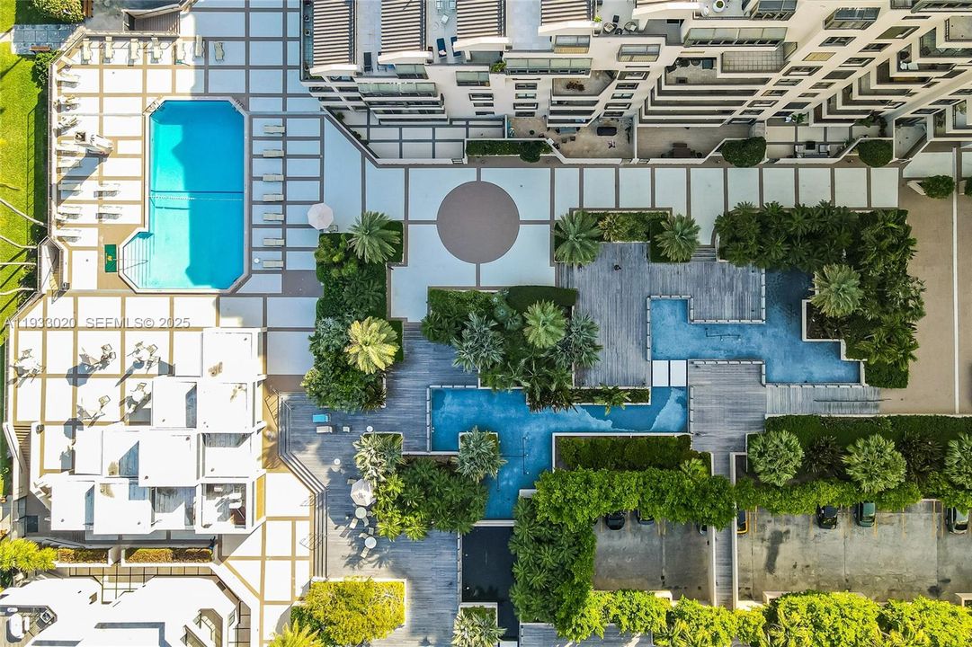 For Rent: $4,200 (1 beds, 1 baths, 1173 Square Feet)