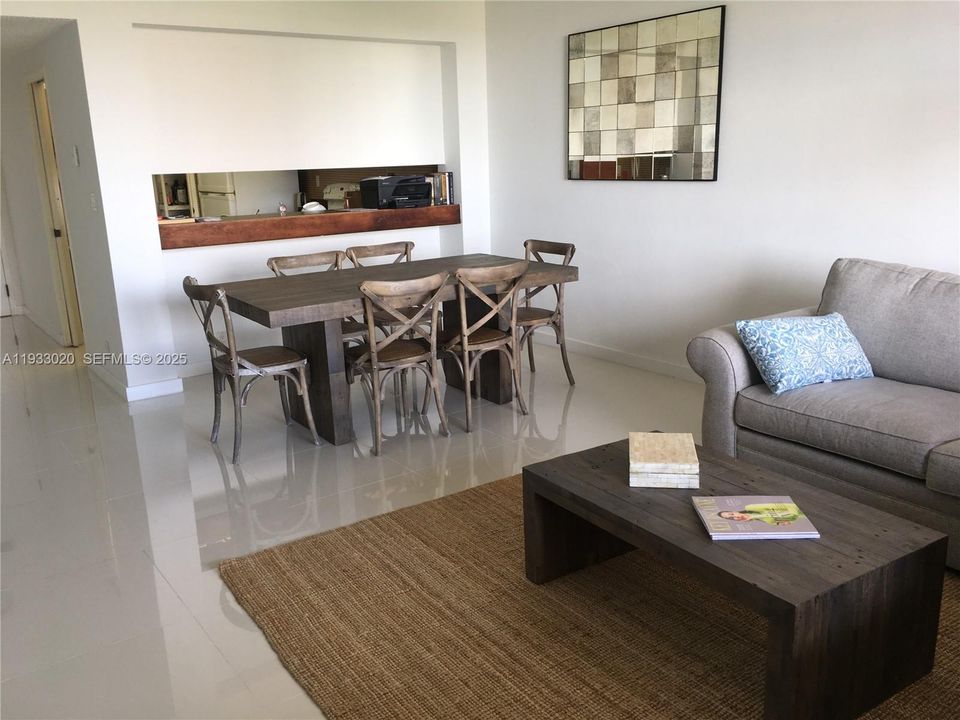 В аренду: $4,200 (1 спален, 1 ванн, 1173 Квадратных фут)