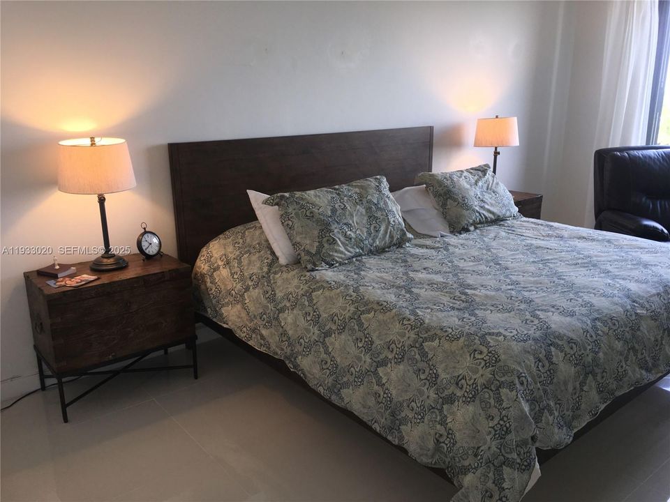 В аренду: $4,200 (1 спален, 1 ванн, 1173 Квадратных фут)