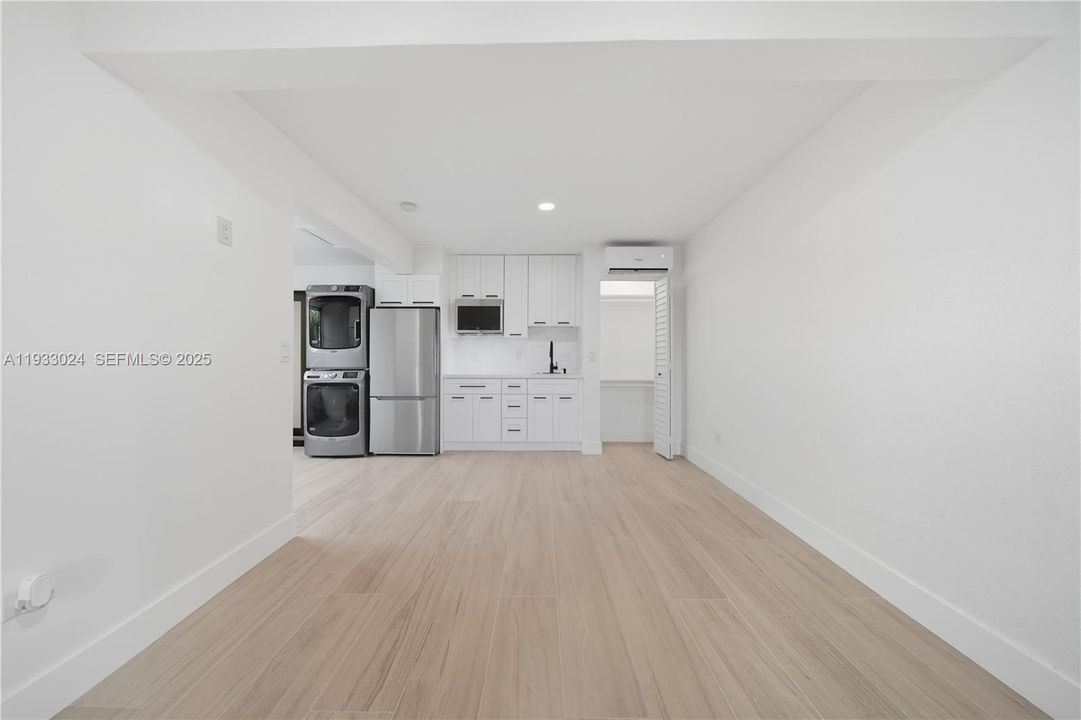 En Venta: $799,000 (4 camas, 3 baños, 1685 Pies cuadrados)