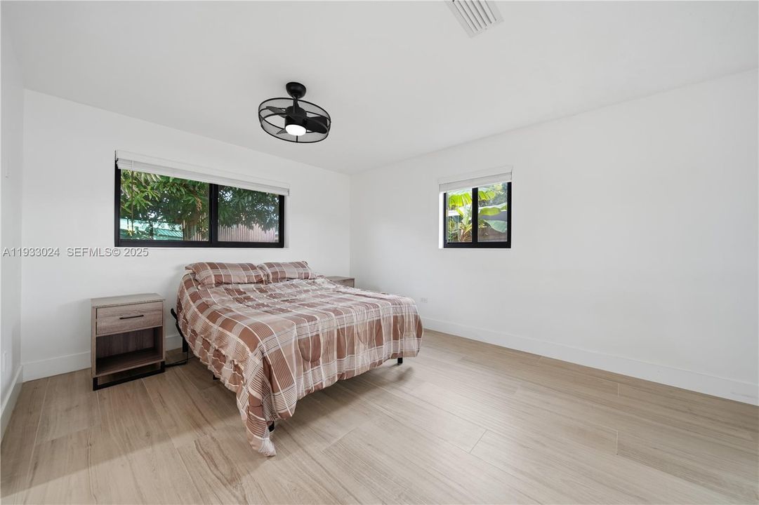 En Venta: $799,000 (4 camas, 3 baños, 1685 Pies cuadrados)