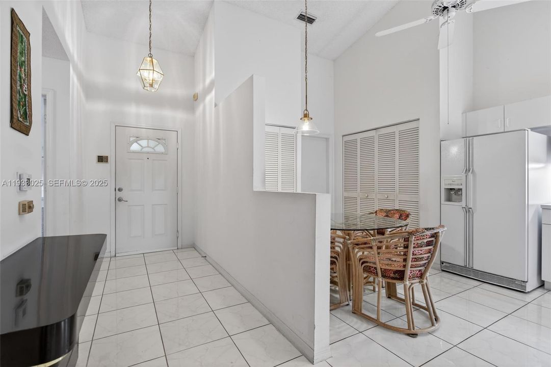 For Sale: $330,000 (2 beds, 2 baths, 1482 Square Feet)