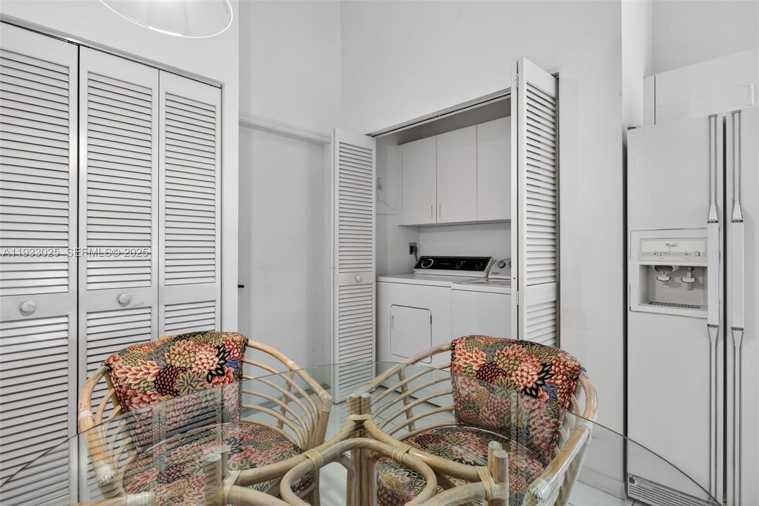 For Sale: $330,000 (2 beds, 2 baths, 1482 Square Feet)