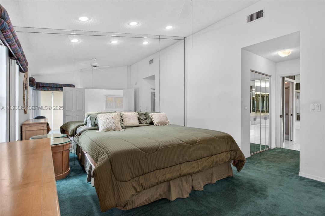 For Sale: $330,000 (2 beds, 2 baths, 1482 Square Feet)