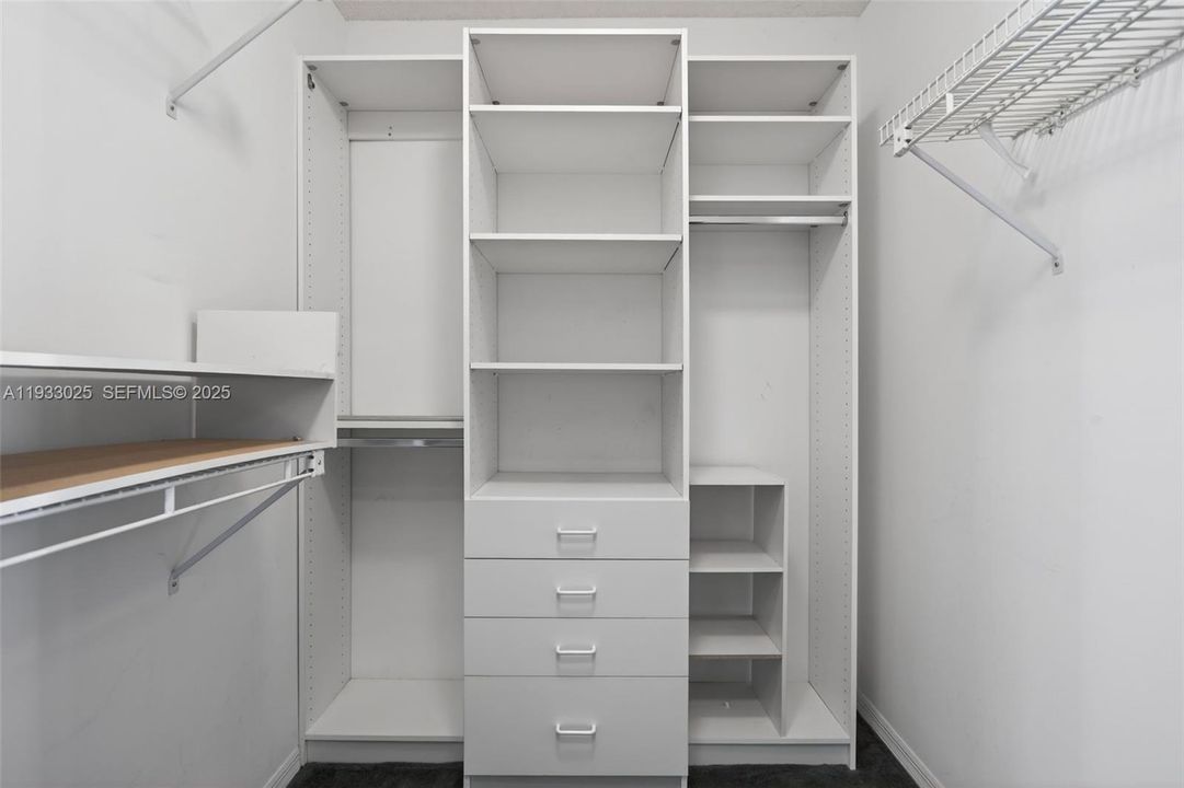 For Sale: $330,000 (2 beds, 2 baths, 1482 Square Feet)