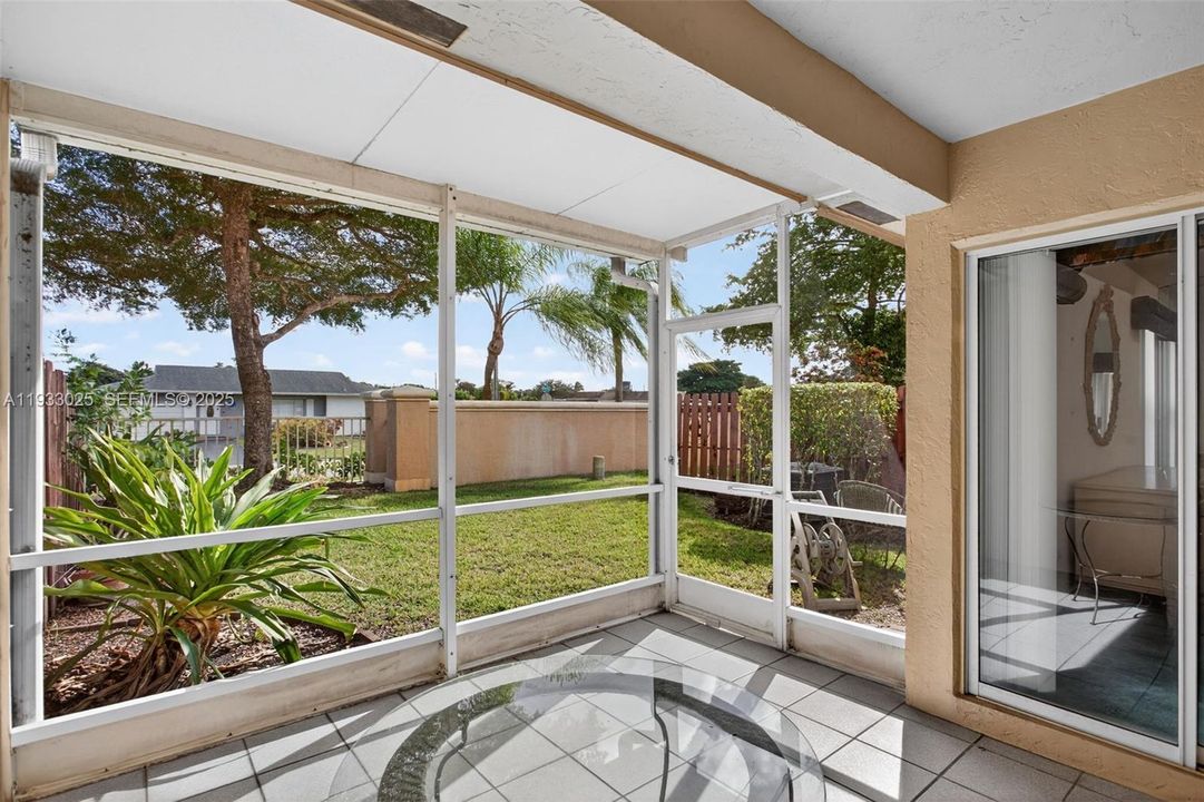 For Sale: $330,000 (2 beds, 2 baths, 1482 Square Feet)