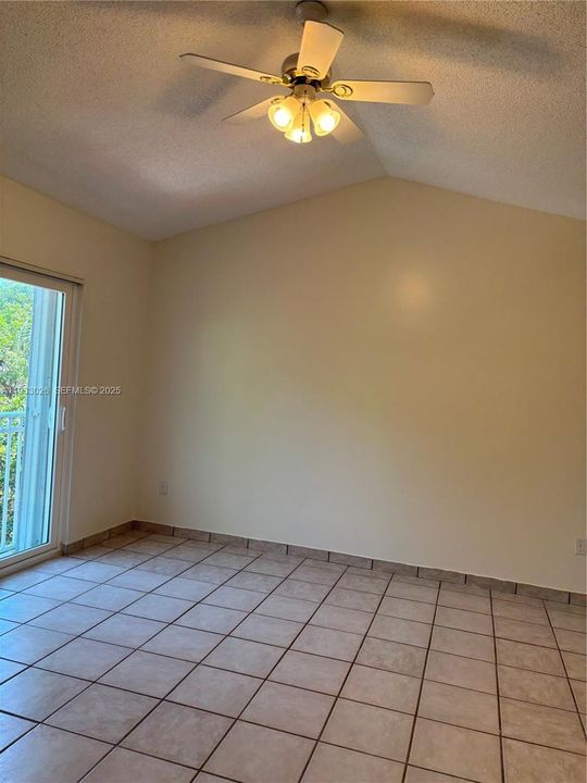 For Rent: $2,800 (3 beds, 2 baths, 1289 Square Feet)