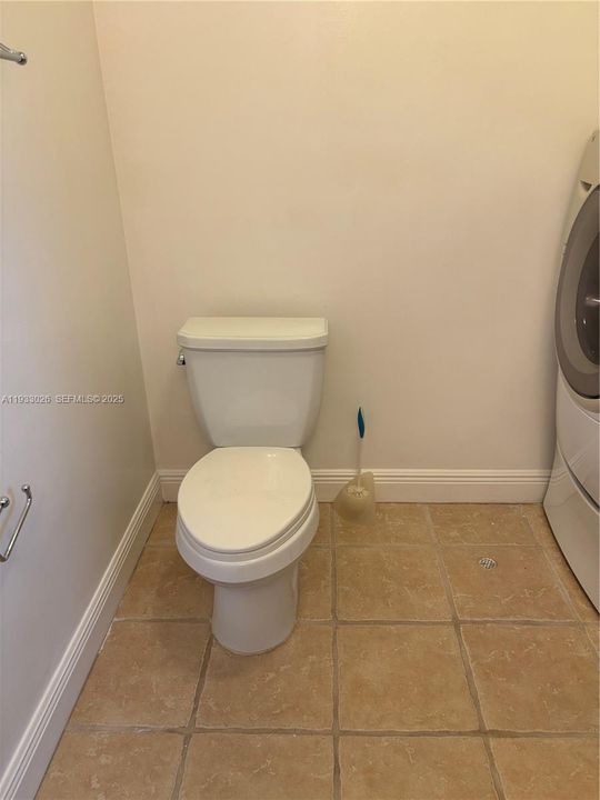 For Rent: $2,800 (3 beds, 2 baths, 1289 Square Feet)