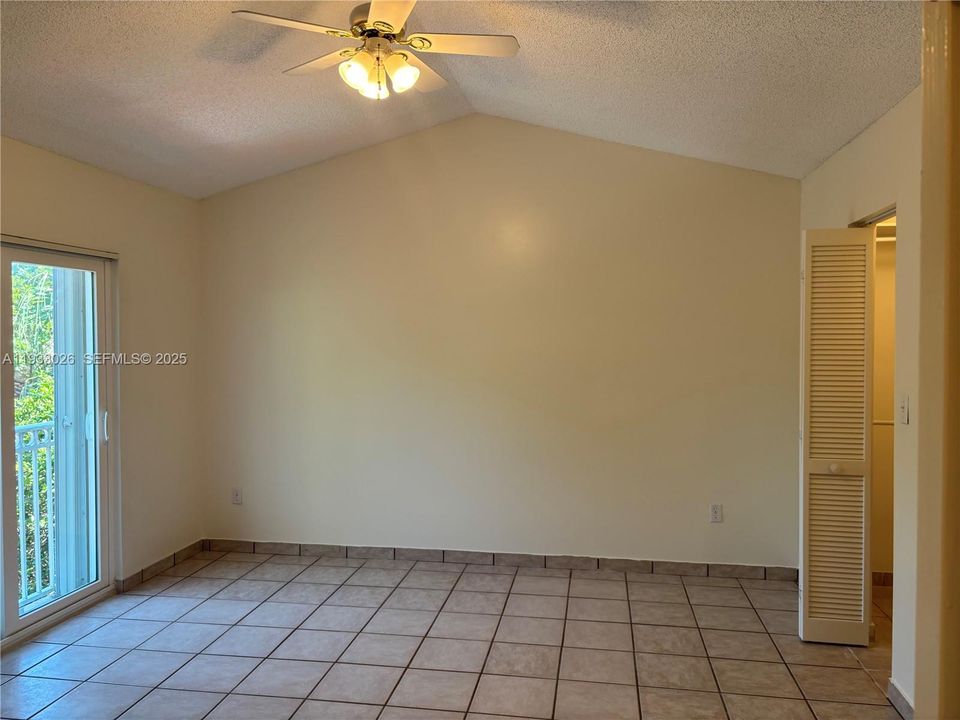 For Rent: $2,800 (3 beds, 2 baths, 1289 Square Feet)