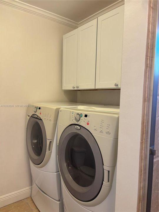 For Rent: $2,800 (3 beds, 2 baths, 1289 Square Feet)