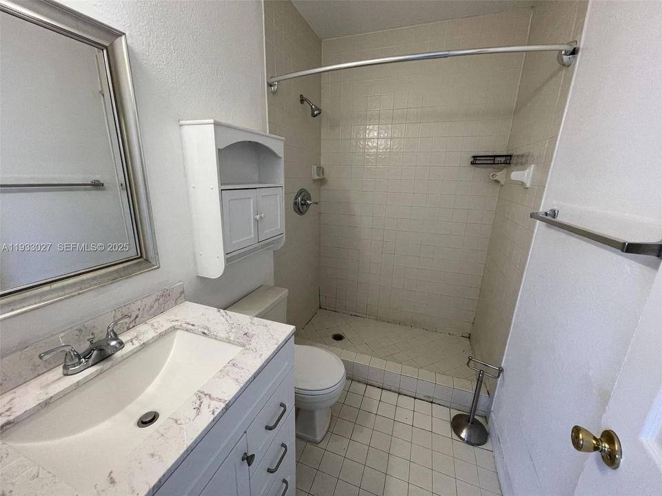 В аренду: $1,750 (2 спален, 2 ванн, 820 Квадратных фут)