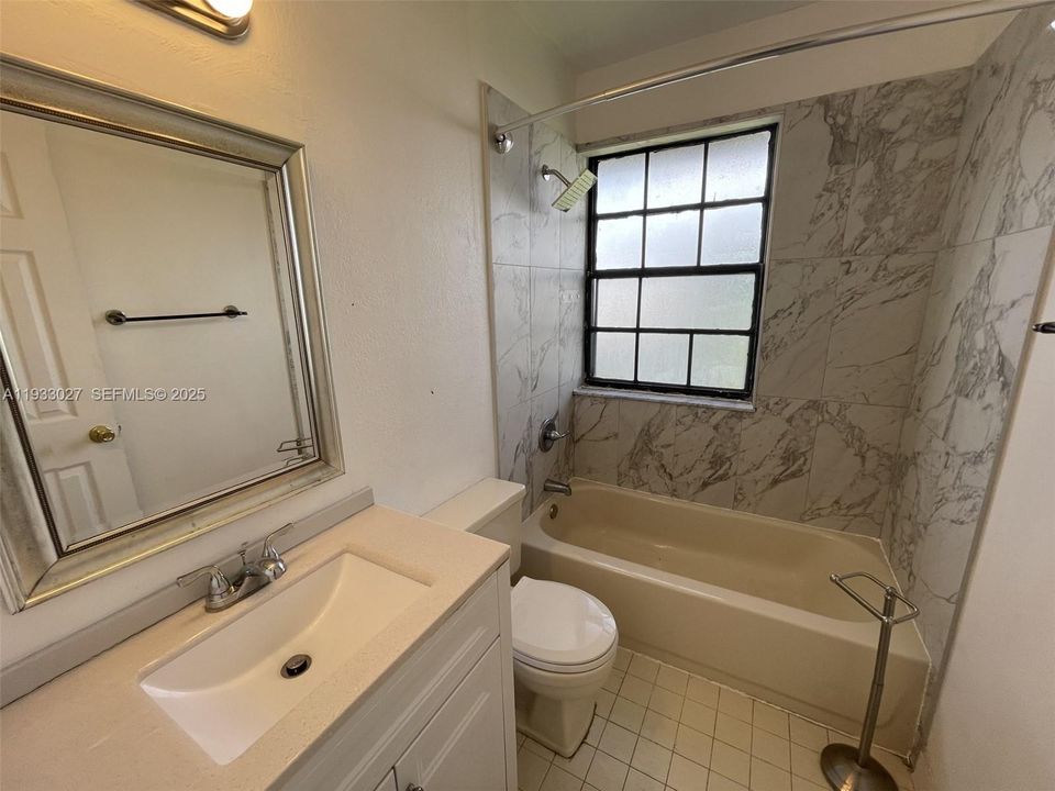 В аренду: $1,750 (2 спален, 2 ванн, 820 Квадратных фут)