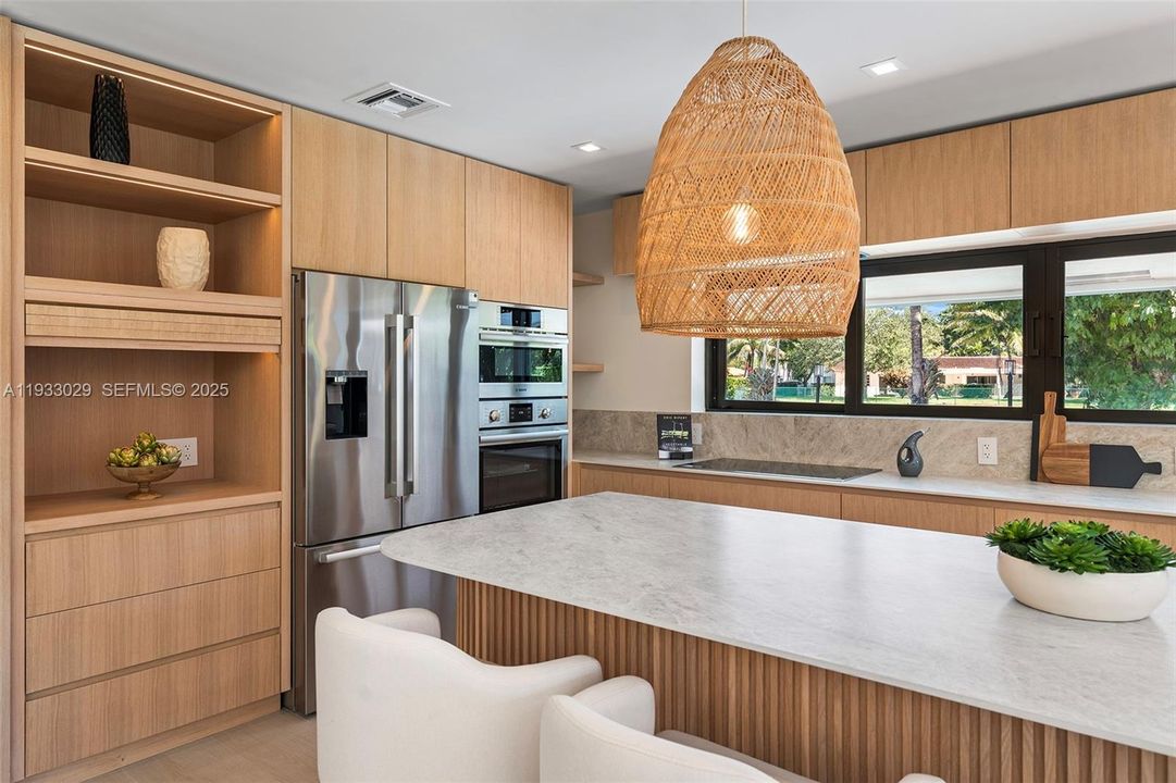 出租: $17,000 (5 贝兹, 3 浴室, 2929 平方英尺)