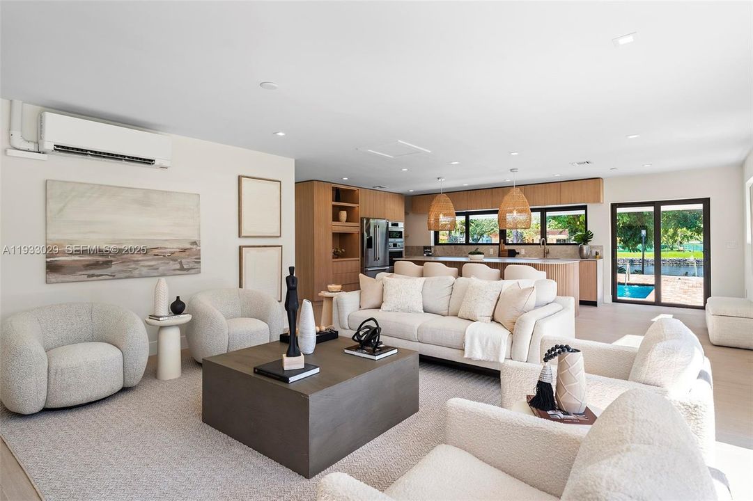 出租: $17,000 (5 贝兹, 3 浴室, 2929 平方英尺)