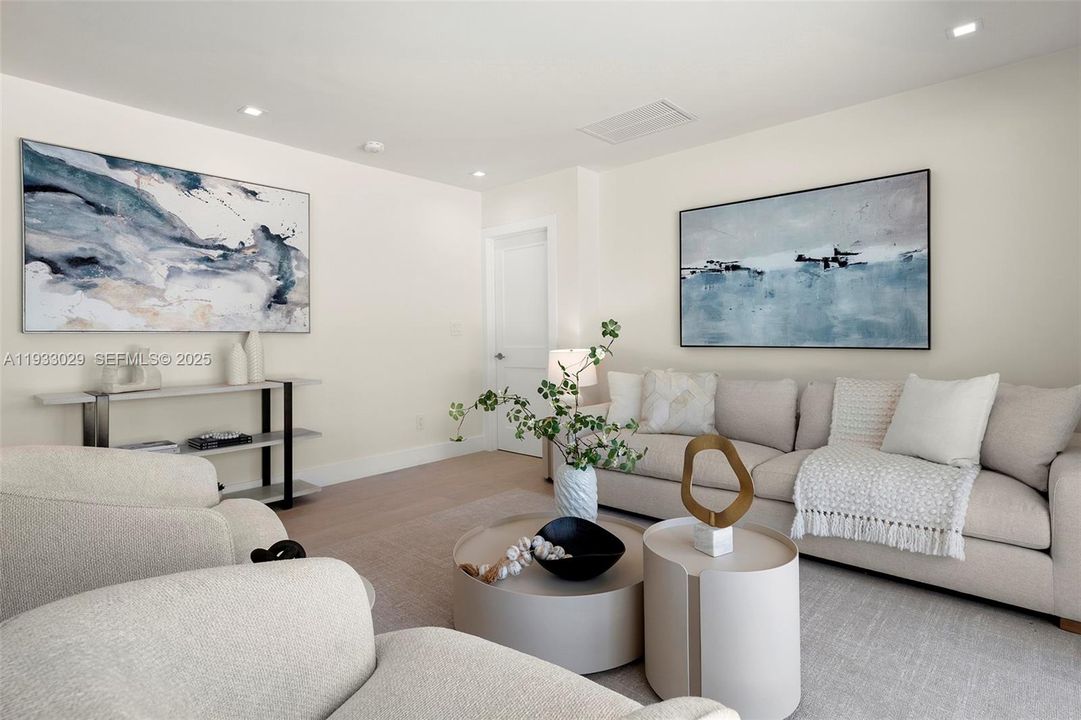 出租: $17,000 (5 贝兹, 3 浴室, 2929 平方英尺)