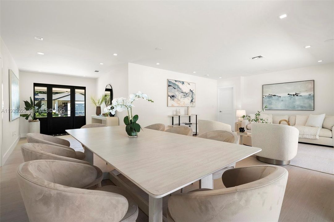 出租: $17,000 (5 贝兹, 3 浴室, 2929 平方英尺)