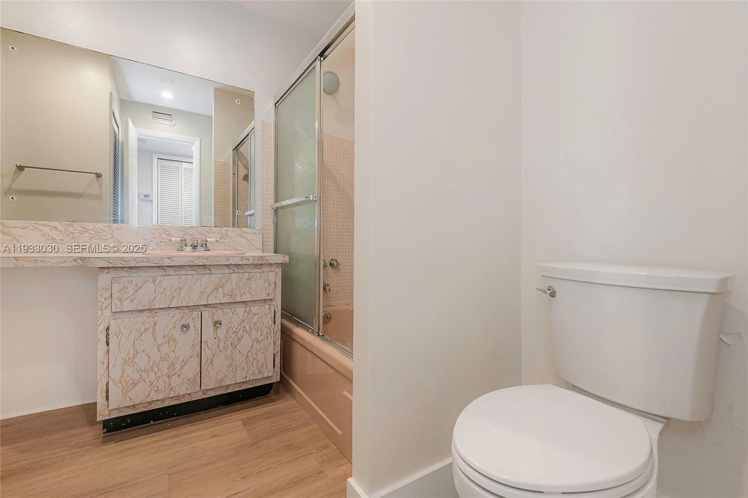 For Rent: $1,500 (1 beds, 1 baths, 676 Square Feet)