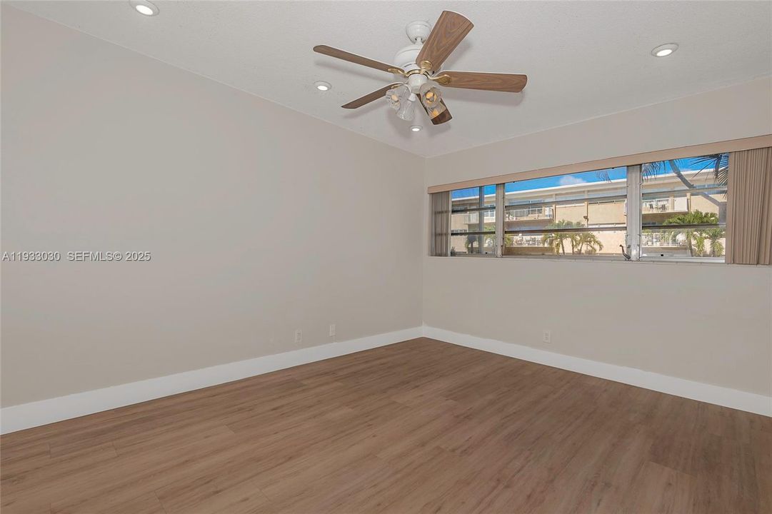 For Rent: $1,500 (1 beds, 1 baths, 676 Square Feet)