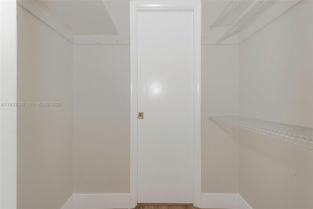 For Rent: $1,500 (1 beds, 1 baths, 676 Square Feet)