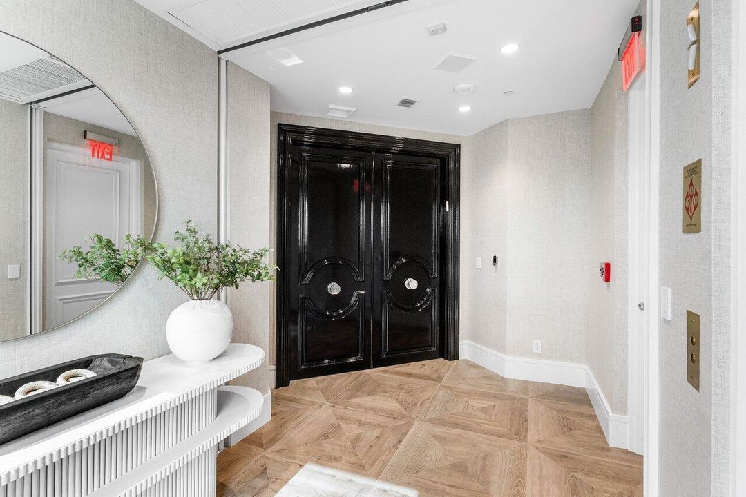 Private Elevator Foyer