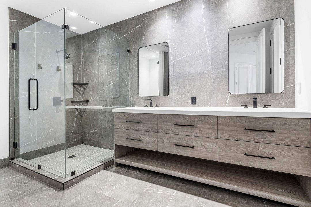 Bathroom suite #3