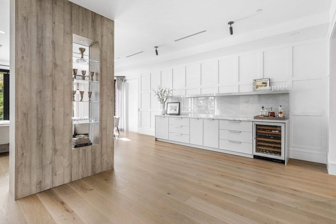 Wet bar/ Living area