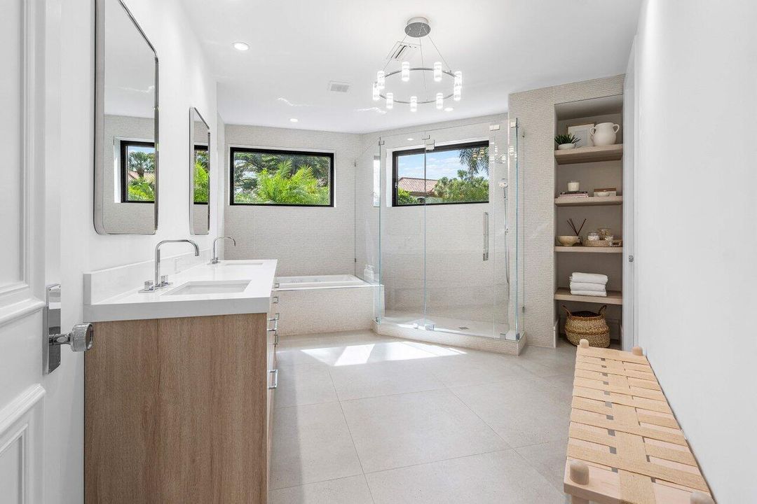Bathroom Suite 4
