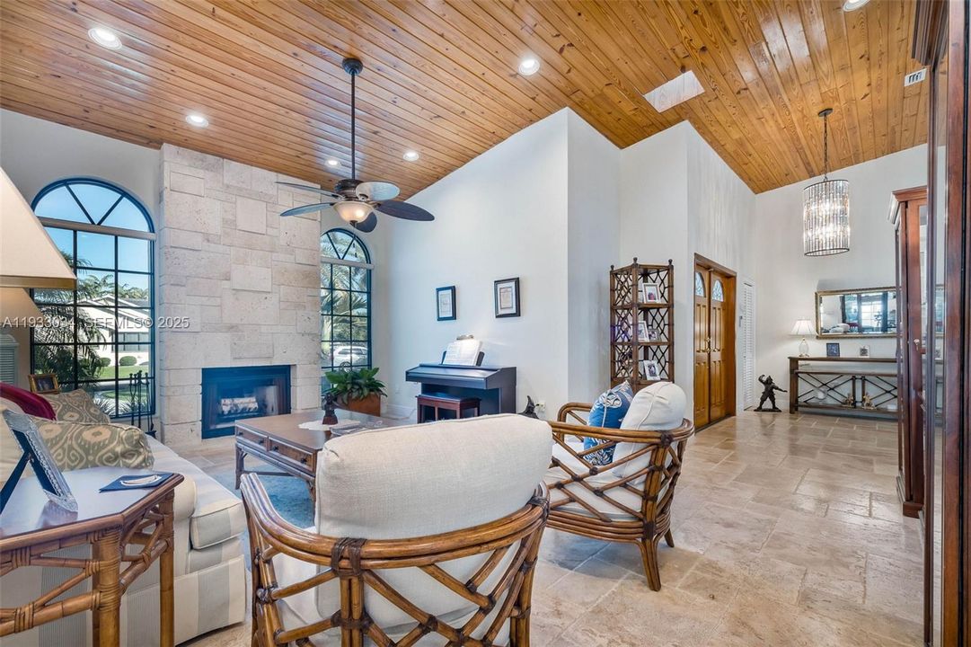 На продажу: $1,600,000 (4 спален, 3 ванн, 3417 Квадратных фут)