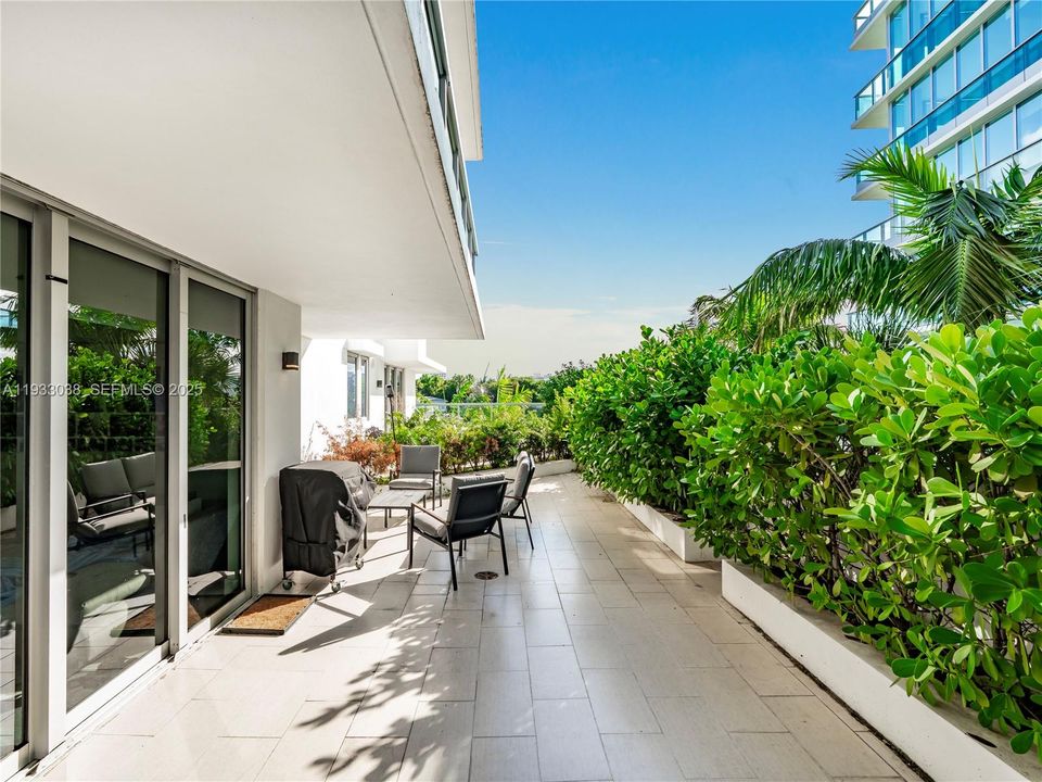 For Sale: $1,225,000 (3 beds, 3 baths, 1336 Square Feet)