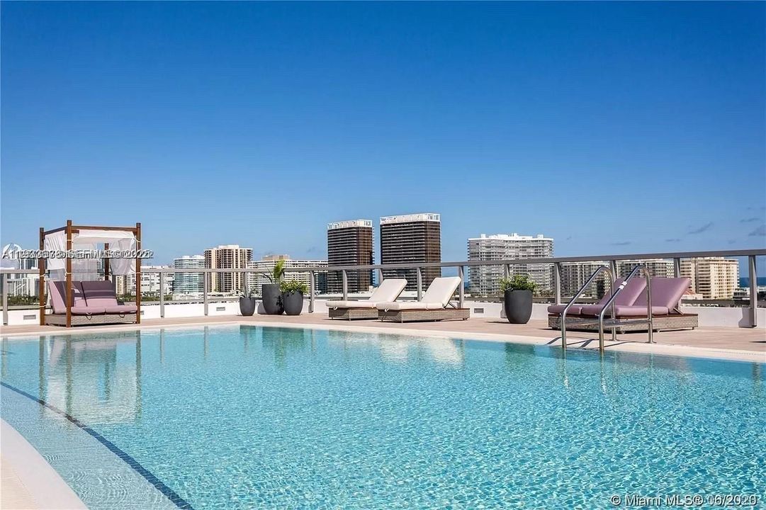 For Sale: $1,225,000 (3 beds, 3 baths, 1336 Square Feet)