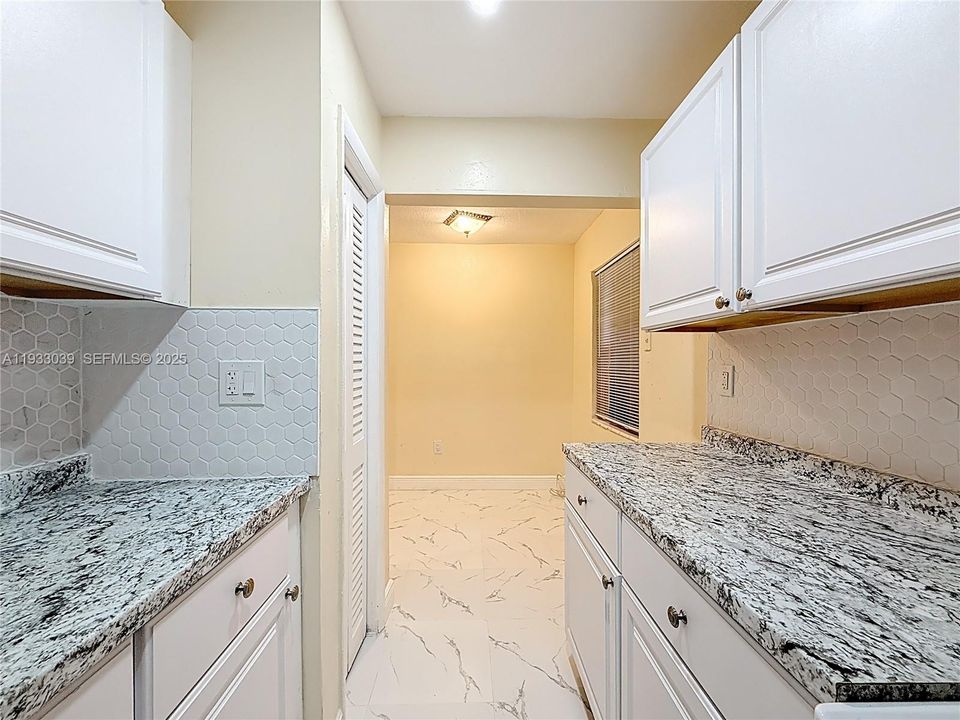 For Rent: $1,600 (1 beds, 1 baths, 7041 Square Feet)