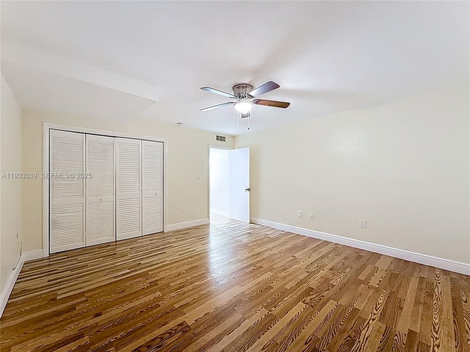 For Rent: $1,600 (1 beds, 1 baths, 7041 Square Feet)