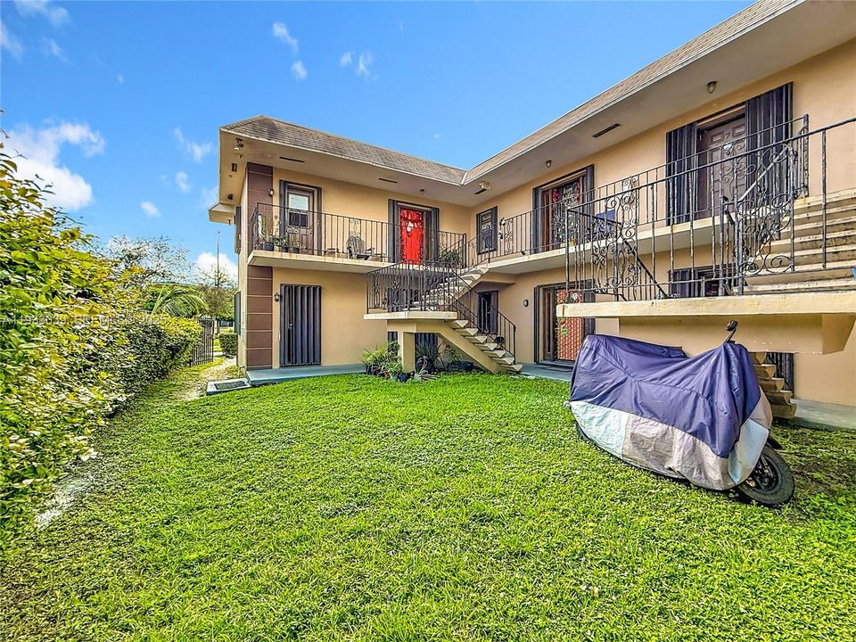 For Rent: $1,600 (1 beds, 1 baths, 7041 Square Feet)