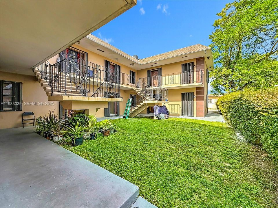 For Rent: $1,600 (1 beds, 1 baths, 7041 Square Feet)