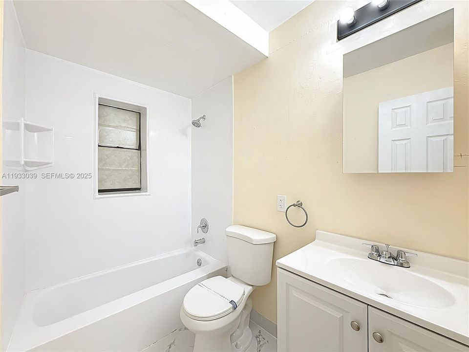 For Rent: $1,600 (1 beds, 1 baths, 7041 Square Feet)