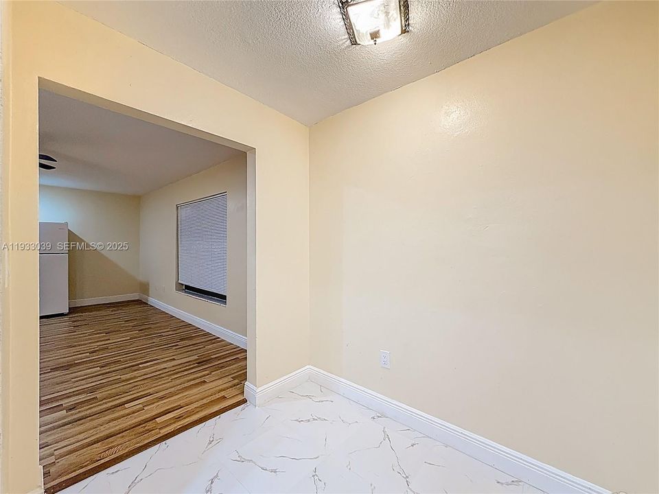 For Rent: $1,600 (1 beds, 1 baths, 7041 Square Feet)