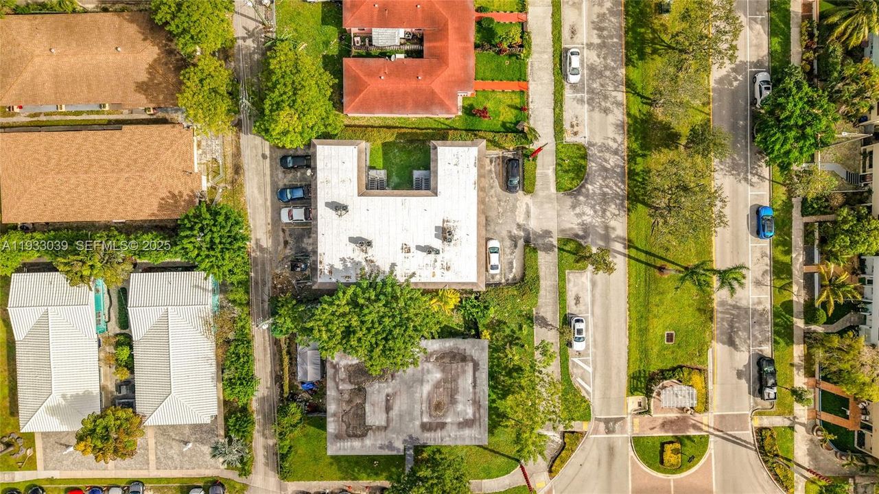 For Rent: $1,600 (1 beds, 1 baths, 7041 Square Feet)