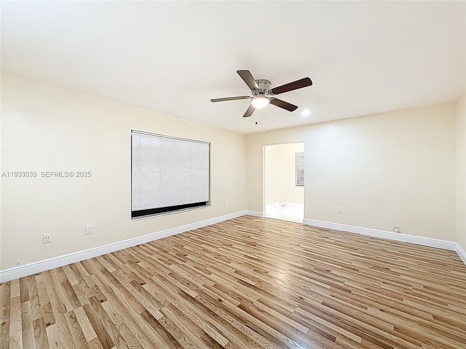 For Rent: $1,600 (1 beds, 1 baths, 7041 Square Feet)