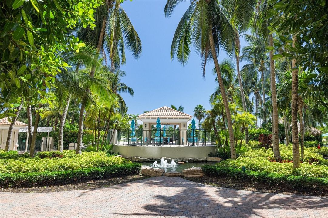 出租: $3,600 (2 贝兹, 2 浴室, 1175 平方英尺)