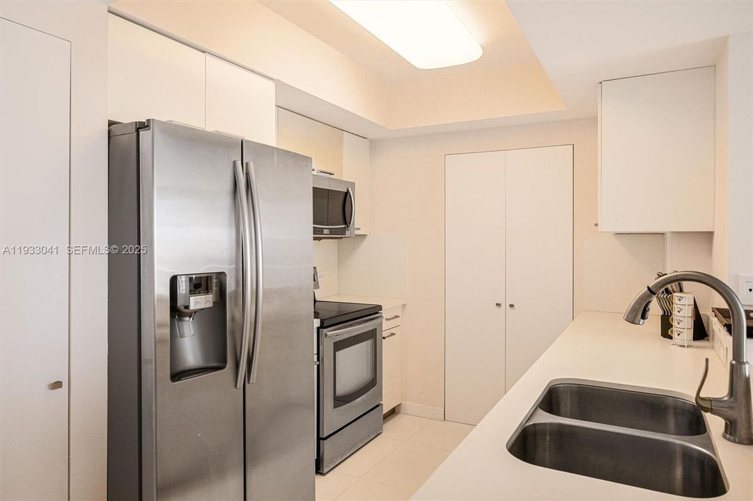 出租: $3,600 (2 贝兹, 2 浴室, 1175 平方英尺)