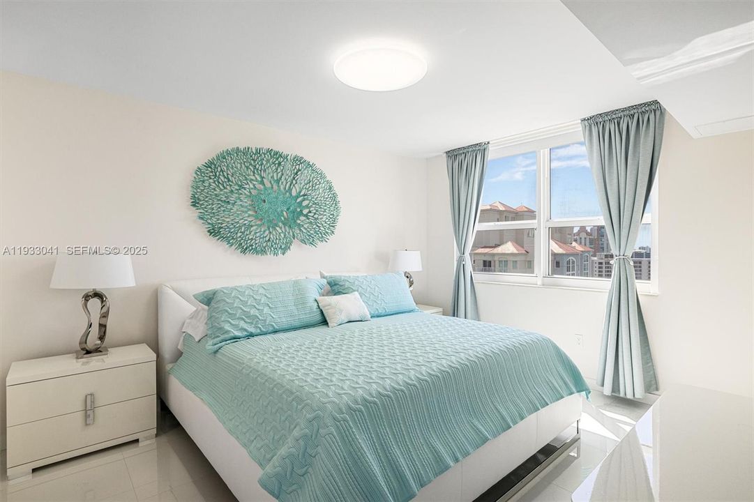 出租: $3,600 (2 贝兹, 2 浴室, 1175 平方英尺)