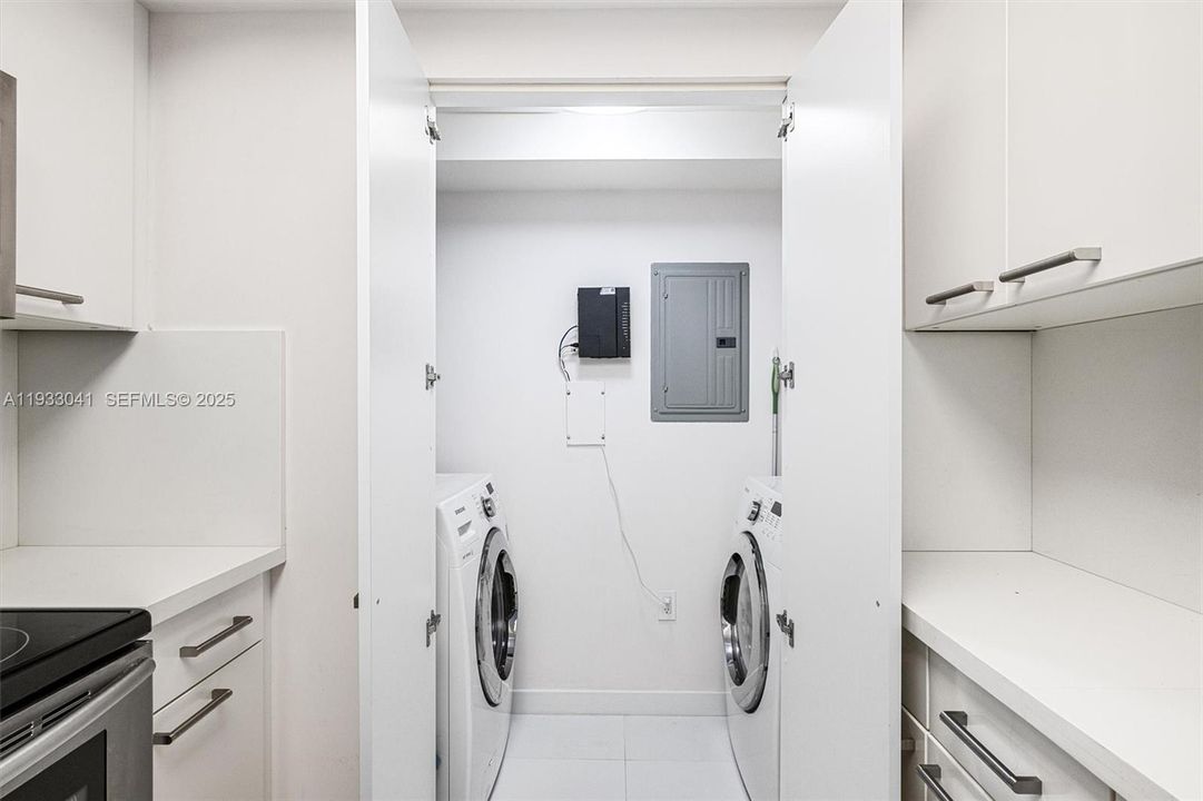 出租: $3,600 (2 贝兹, 2 浴室, 1175 平方英尺)