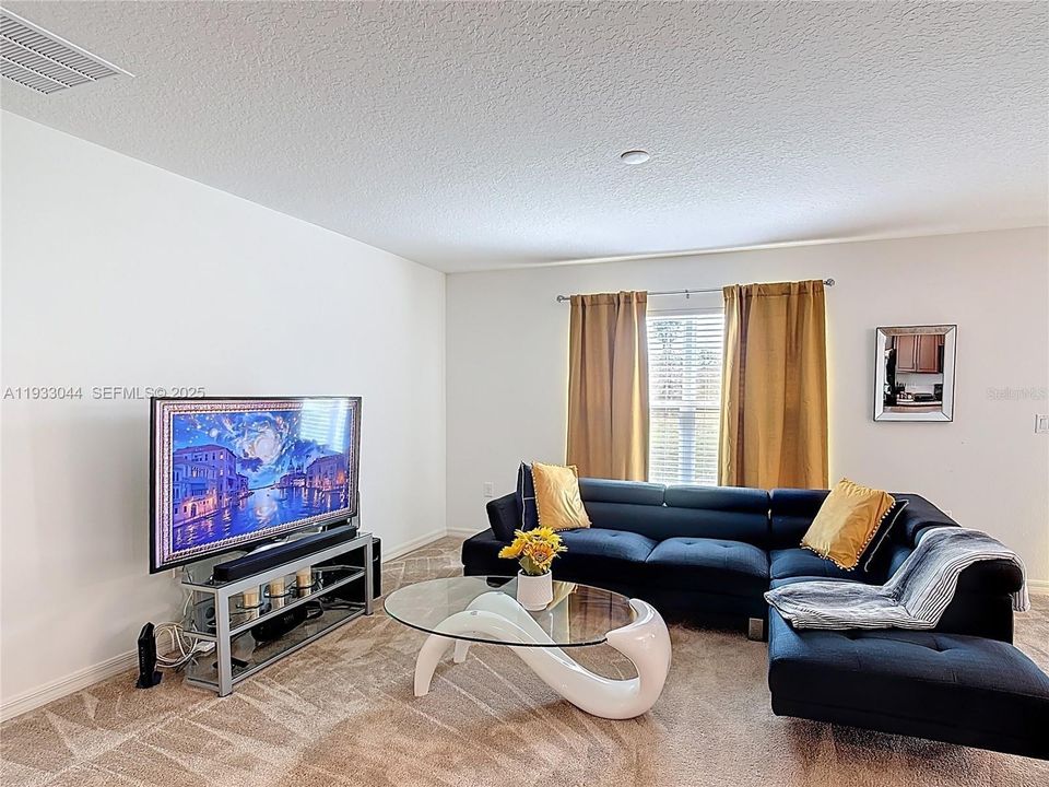 For Sale: $340,000 (3 beds, 2 baths, 1558 Square Feet)