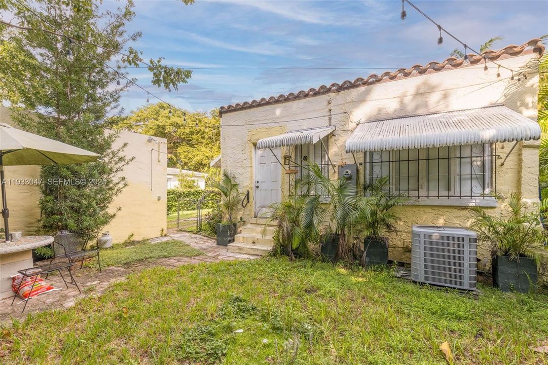 На продажу: $950,000 (3 спален, 2 ванн, 1666 Квадратных фут)