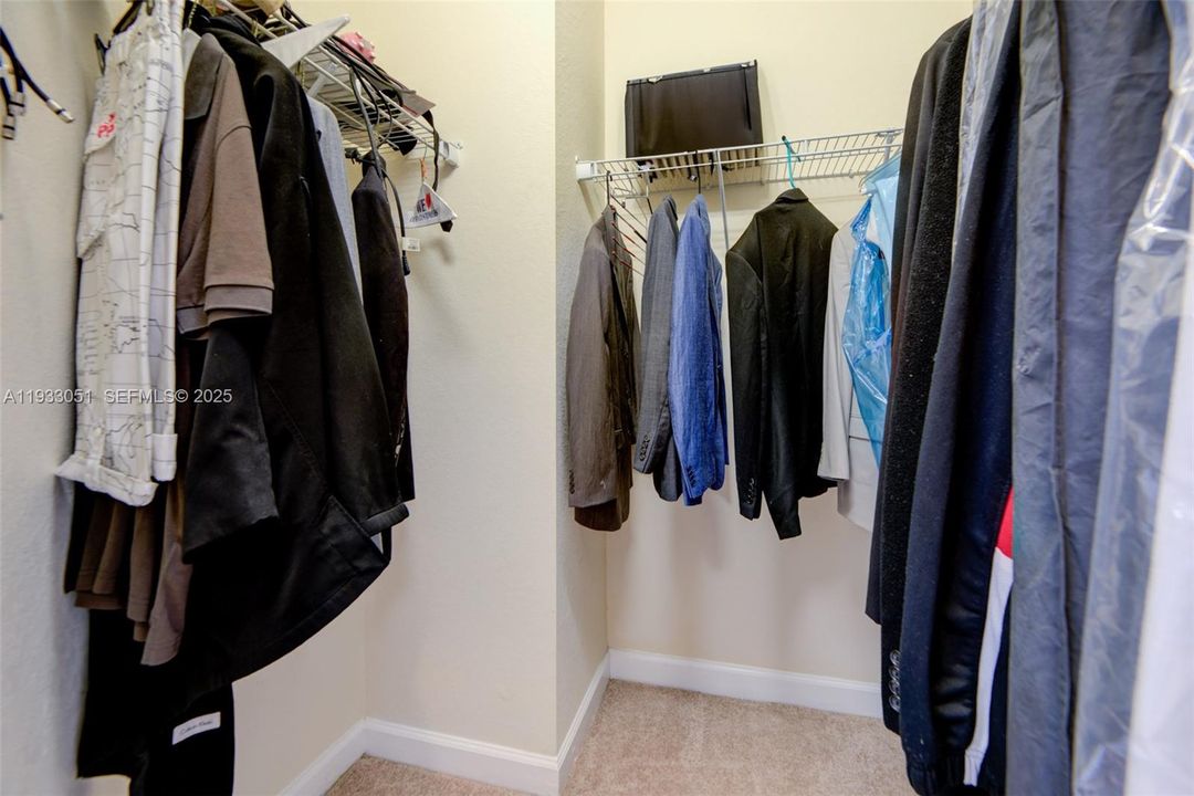 For Sale: $625,000 (4 beds, 2 baths, 1862 Square Feet)