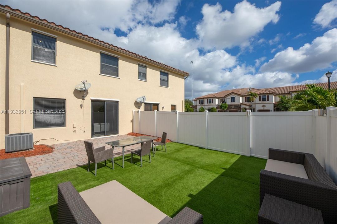 For Sale: $625,000 (4 beds, 2 baths, 1862 Square Feet)