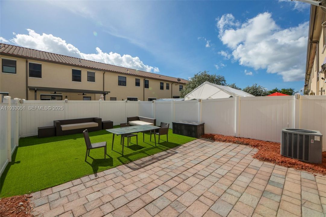 For Sale: $625,000 (4 beds, 2 baths, 1862 Square Feet)