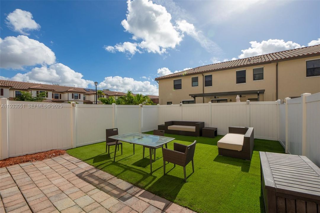 For Sale: $625,000 (4 beds, 2 baths, 1862 Square Feet)